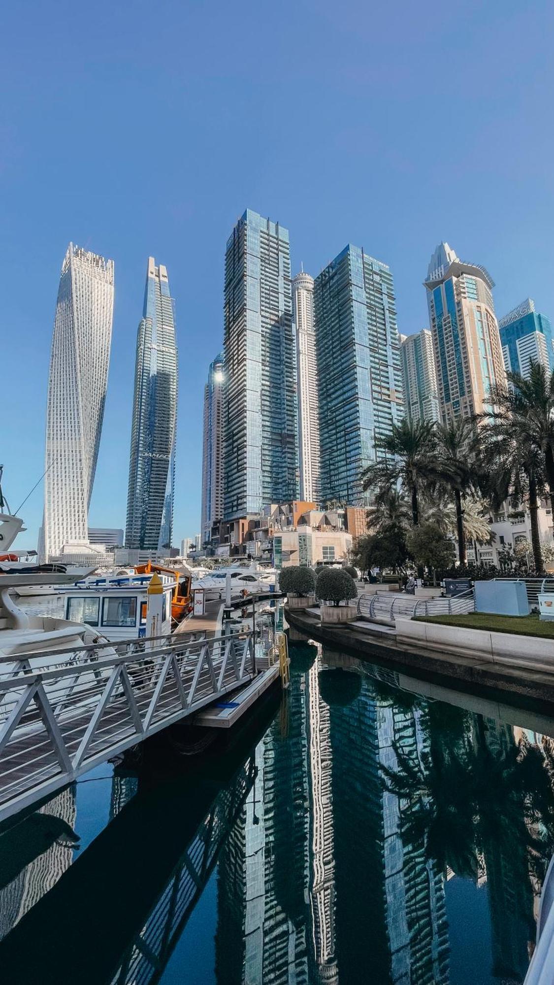 Pristine Apartment Sunrise View At 51St Dubai Exterior photo