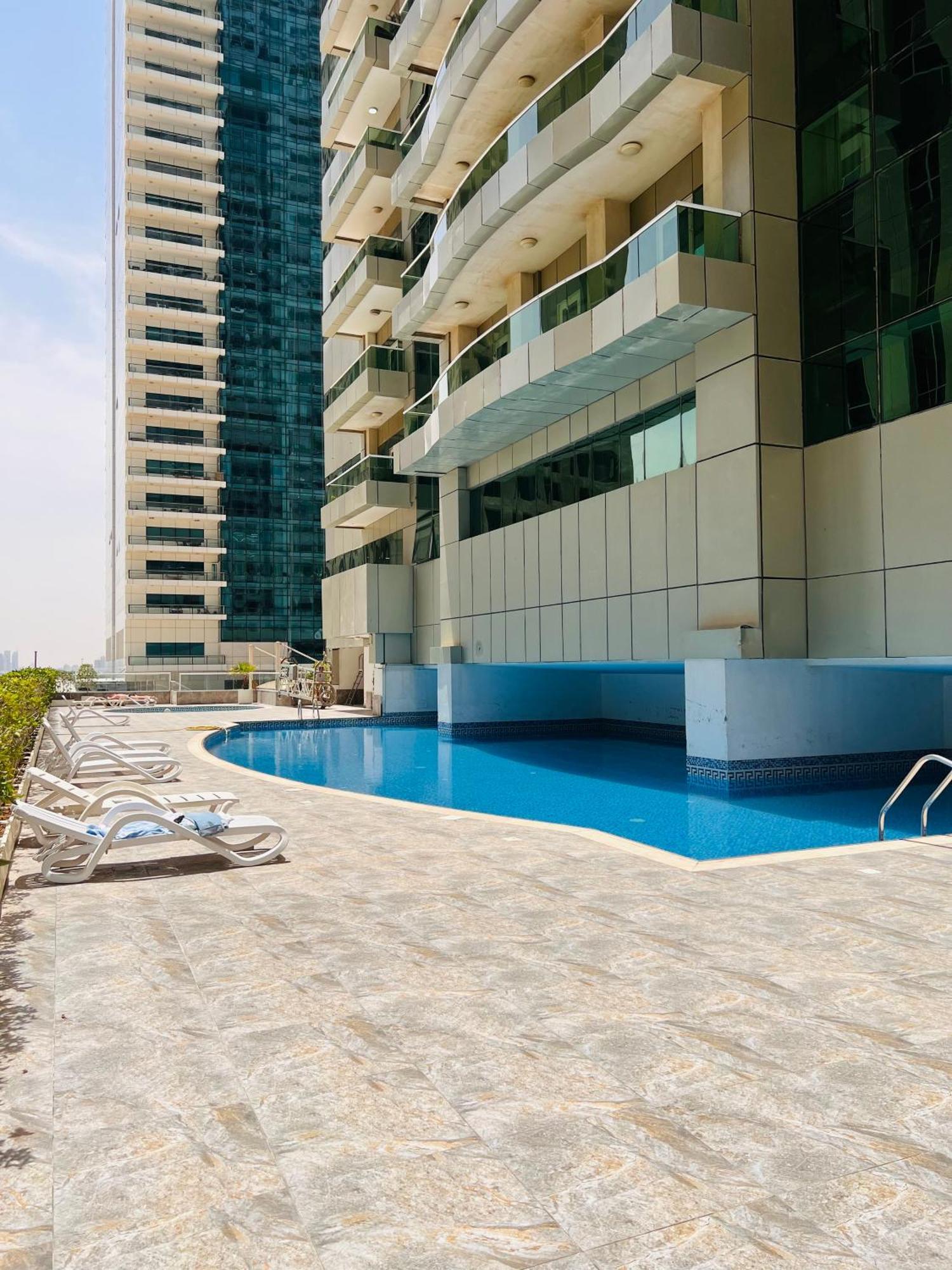 Pristine Apartment Sunrise View At 51St Dubai Exterior photo