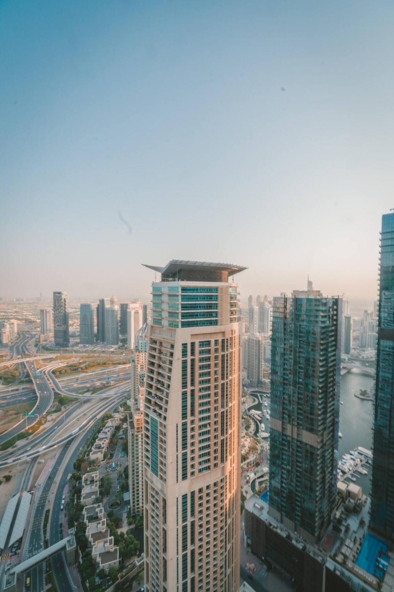 Pristine Apartment Sunrise View At 51St Dubai Exterior photo